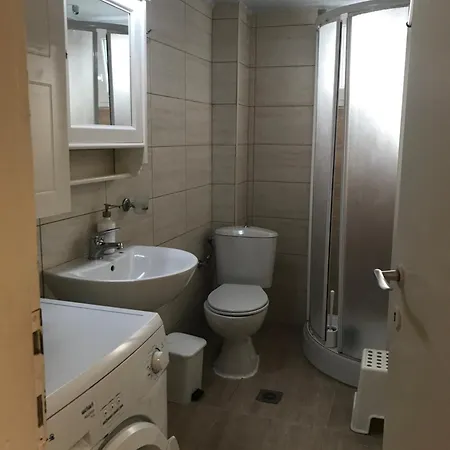 Kosta's Apartman *